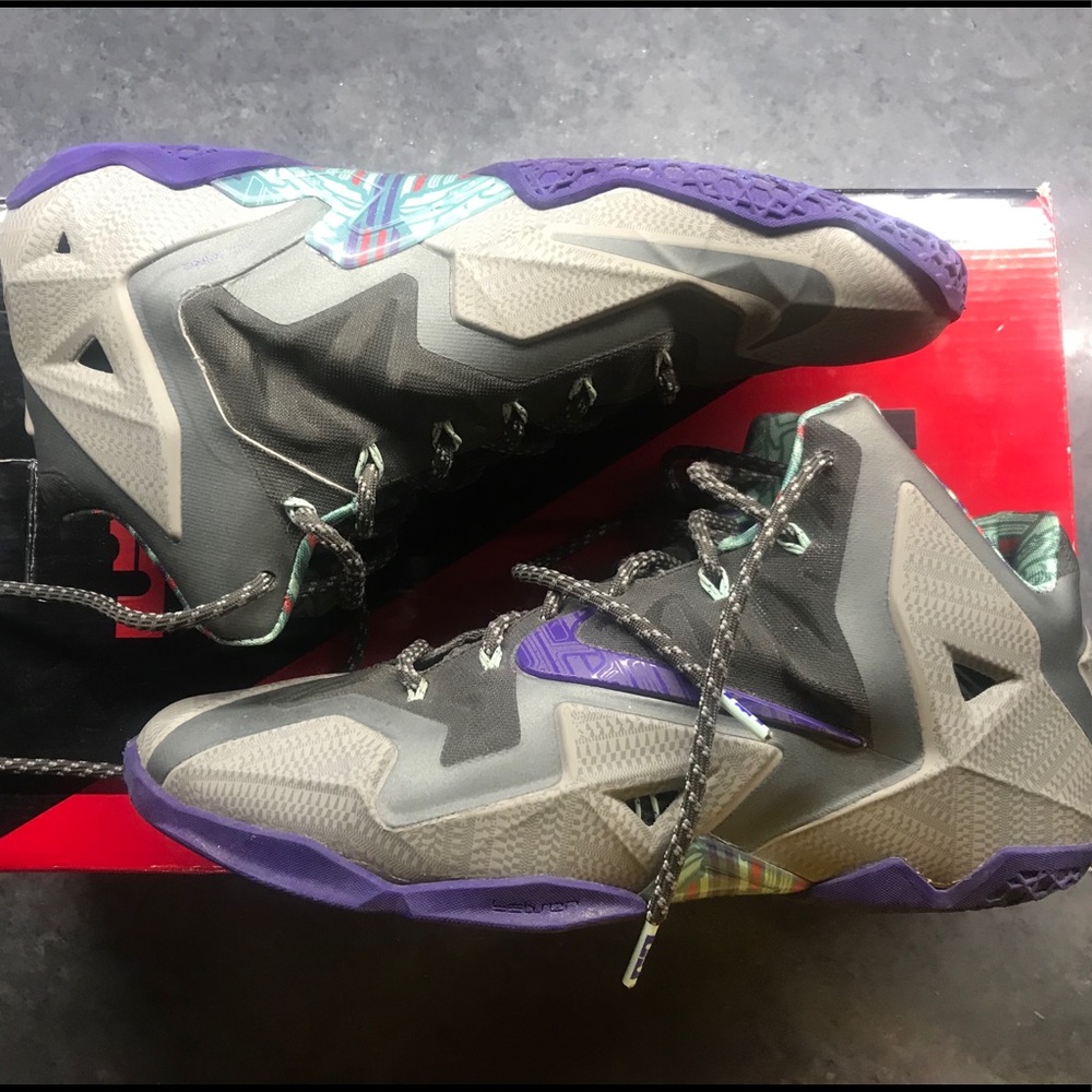 Lebron 11’s size 10.5 Mens sneakers